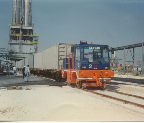 Giugno-1977-nasce-il-primo-Locotrattore-Zephir-strada-rotaia